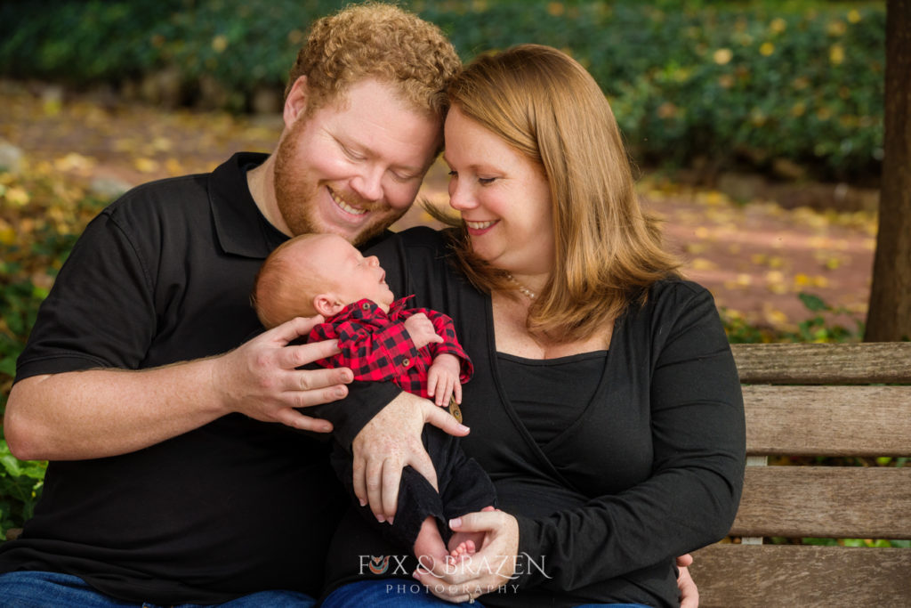 Mini Session new parents with teeny baby